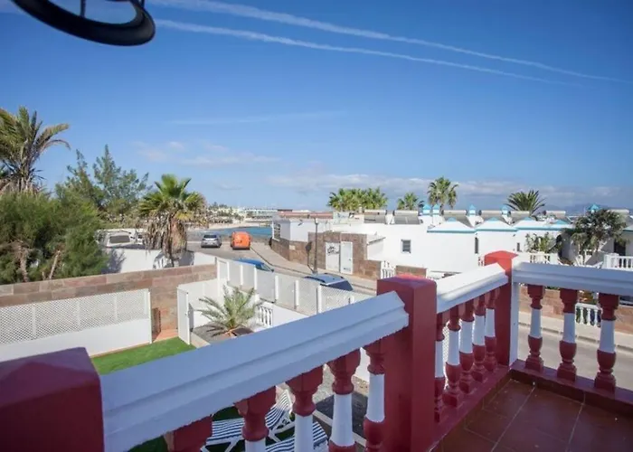 Corralejo Beach Villa Tierra With Private Heated Pool, Bbq, Fast Wifi & Breathtaking Views By Amazzzing Travel וילה