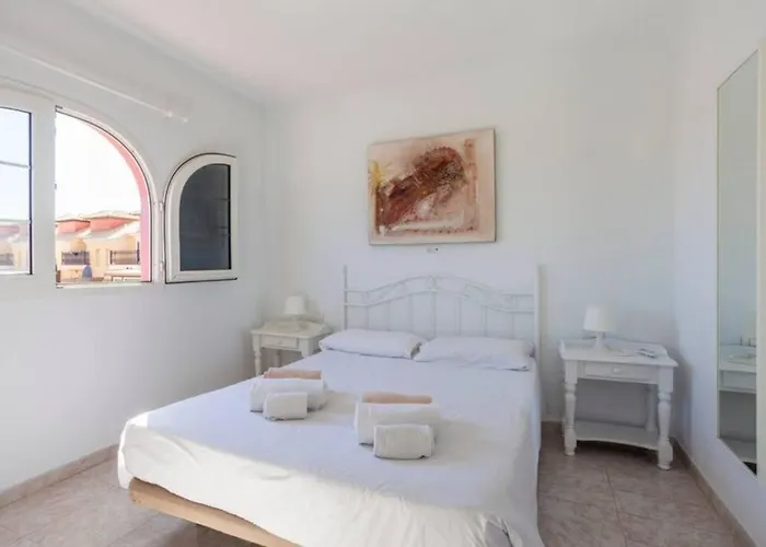 Corralejo Beach Villa Tierra With Private Heated Pool, Bbq, Fast Wifi & Breathtaking Views By Amazzzing Travel וילה קורלחו